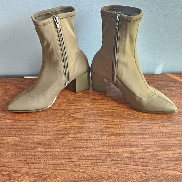 Aldo Adwigocia Sock Boots Size 6 Block heel Zip Closure Rubber sole  GREEN - Picture 2 of 12